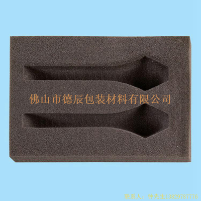 海綿內(nèi)托對各行各業(yè)產(chǎn)品起到絕緣、密封、防震、防塵、填充、隔音、固定，能夠保護包裝產(chǎn)品在運輸過程中安然無恙，起到保護產(chǎn)品的一個作用，同時可以美化產(chǎn)品，提升產(chǎn)品檔次。