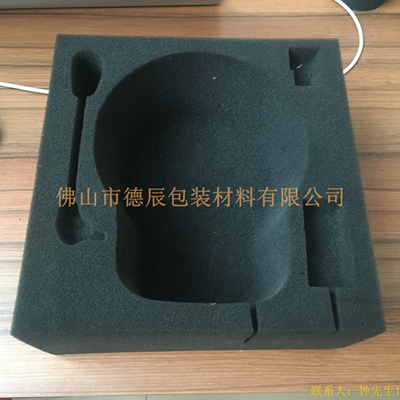 海綿內(nèi)托對各行各業(yè)產(chǎn)品起到絕緣、密封、防震、防塵、填充、隔音、固定，能夠保護包裝產(chǎn)品在運輸過程中安然無恙，起到保護產(chǎn)品的一個作用，同時可以美化產(chǎn)品，提升產(chǎn)品檔次。